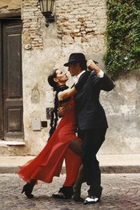 Tango tanzen auf der Straße